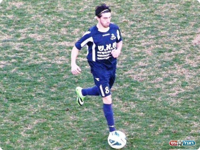 רינשטיין במדי כפר קנא (צילום: אמיר שיבי)